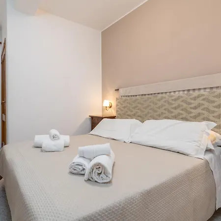 Piccolo Rosa Otel 2*