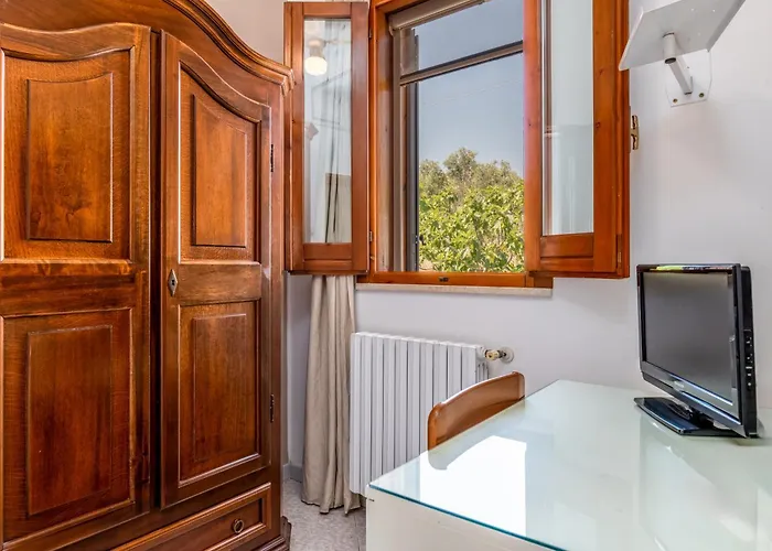 Piccolo Rosa Hotell 2*