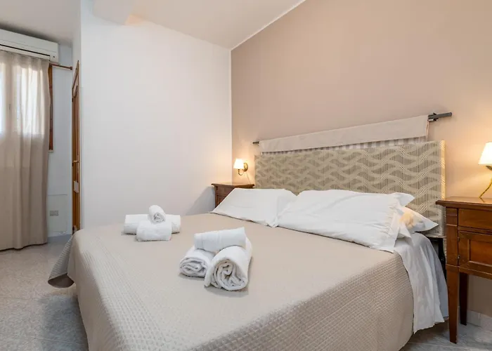 Piccolo Rosa Hotell 2*